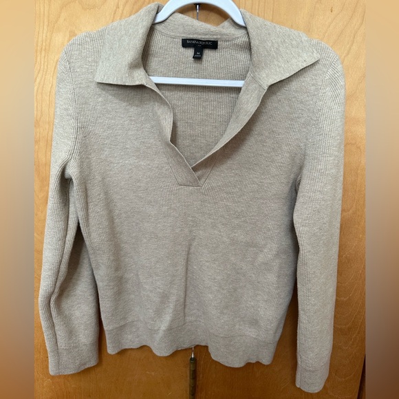 Banana Republic Sweaters - Beige sweater Banana Republic